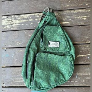 Kavu sling bag like new